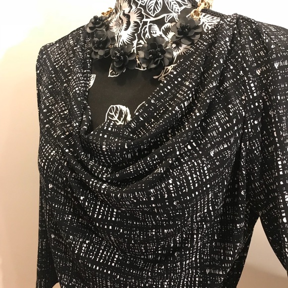 CHAUS New York black and white blouse🌸 - Picture 2 of 3